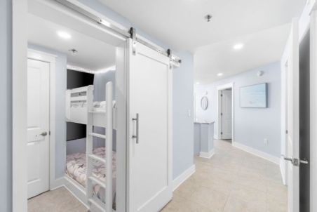 Bunkroom with twin beds