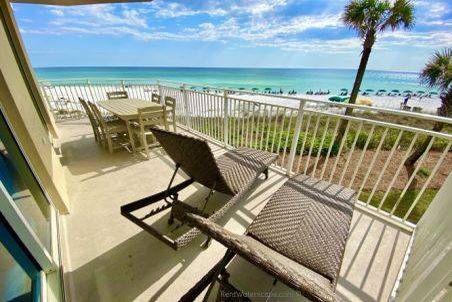 Patio with 2 loungers
