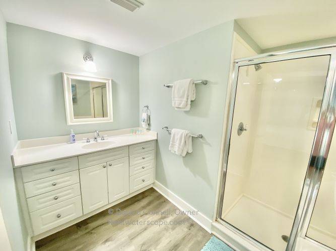 Guest Bathroom Garden Tub