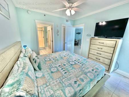 Guest Bedroom, Opens to patio