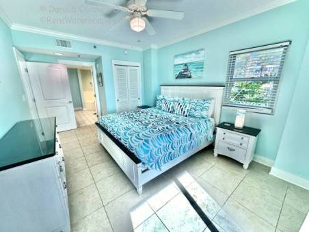 Master Bedroom, King Bed