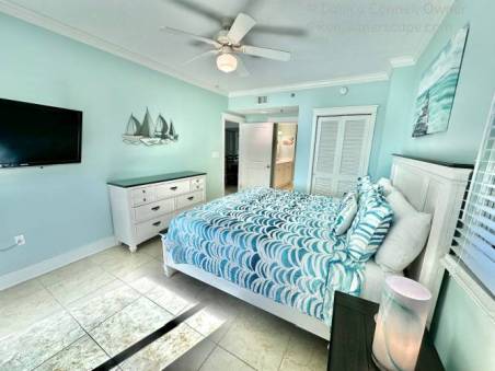 Master Bedroom, King Bed