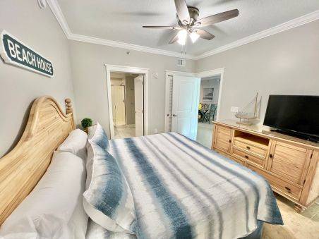 Guest Bedroom, Opens to patio