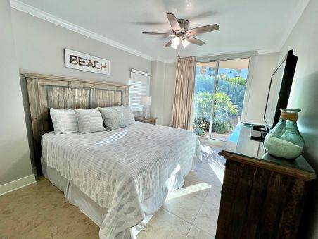 Master Bedroom, King Bed