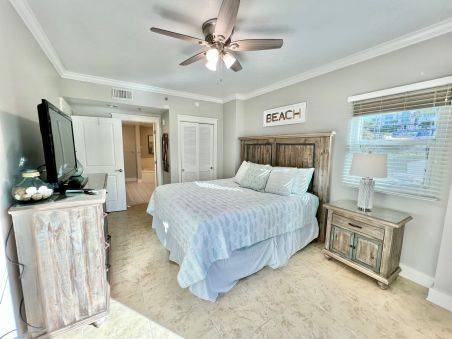 Master Bedroom, King Bed