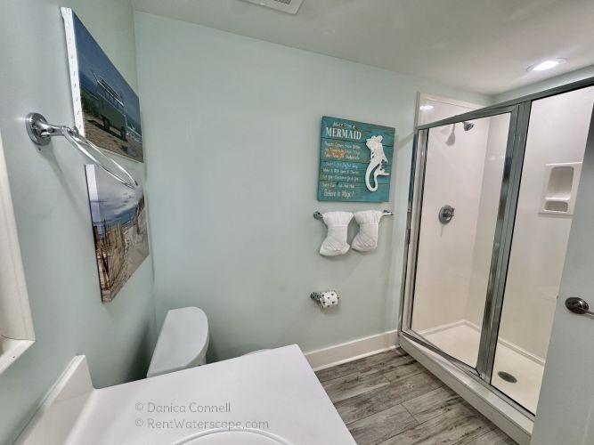 Waterscape B402 Guest Bathroom