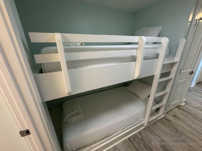 Waterscape B402 Bunkroom