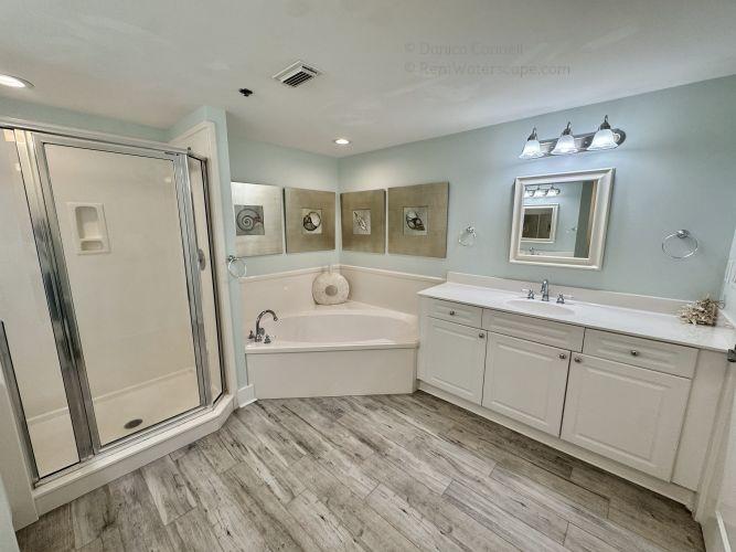 Waterscape B402 Master Bathroom