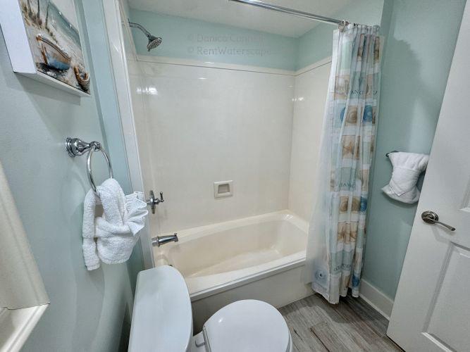 Waterscape B402 Guest Bathroom