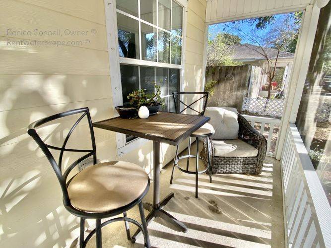 The Harbeson House Front Porch Dining