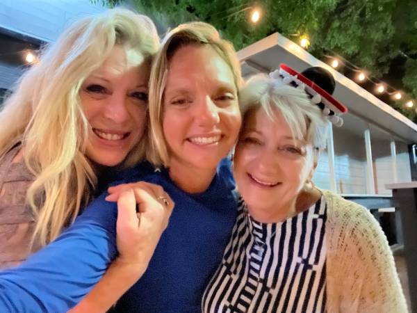 Friends enjoying downtown Fort Walton Beach nightlift